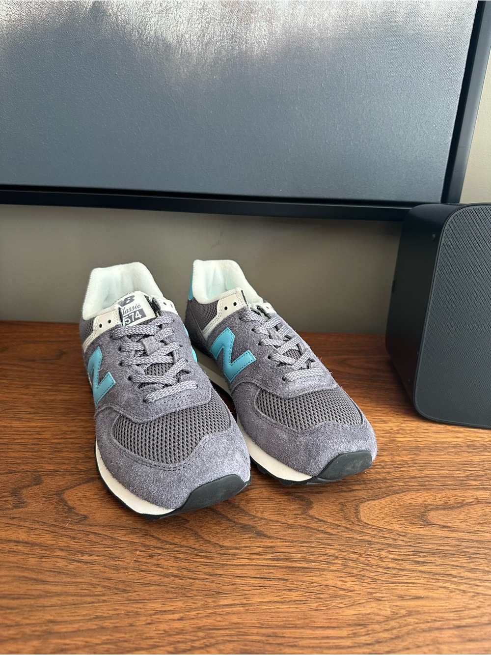 New Balance men’s Grey Sneakers